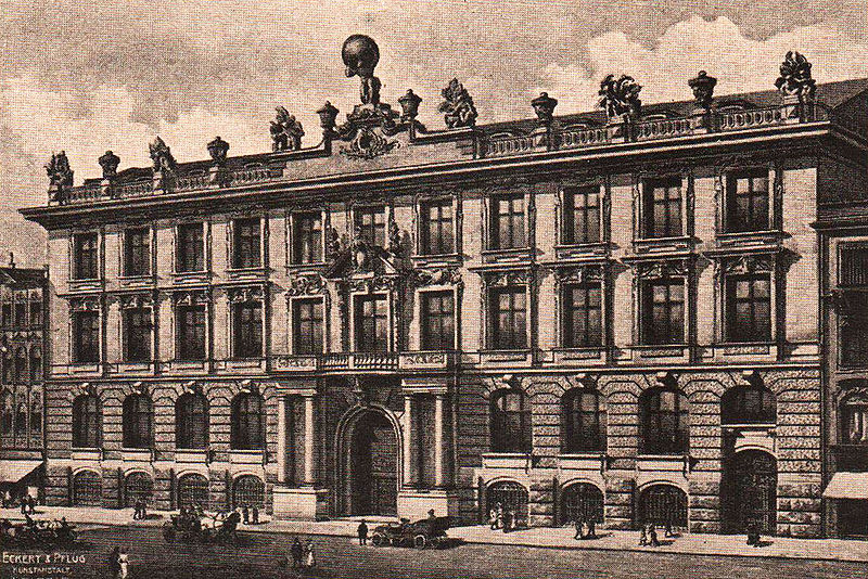 Datei:Bankgebäude Theatinerstraße.jpg