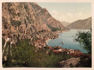 Limone am Gardasee, kolorierte Fotografie aus einem Reisealbum zwischen 1875 und 1903. (Bayerische Staatsbibliothek, Slg.Lorenz 7155)