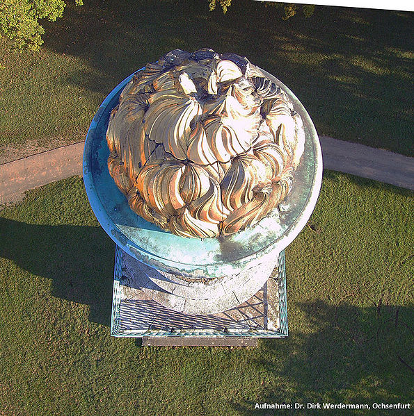 Datei:Konstitutionssaeule Kandelaber Draufsicht.jpg