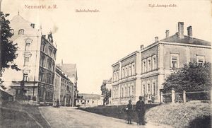 Ansicht des Amtsgerichtes Neumarkt-Sankt Veit. Postkarte von 1915. (Stadtarchiv Neumarkt-Sankt Veit, M 668)