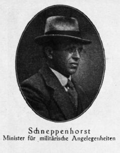 Ernst Schneppenhorst (1881-1945) war 1919 nur wenige Monate als Minister im Amt, bevor das "Ministerium für militärische Angelegenheiten" aufgehoben wurde. (Bayerische Staatsbibliothek, Bildarchiv port-024504)
