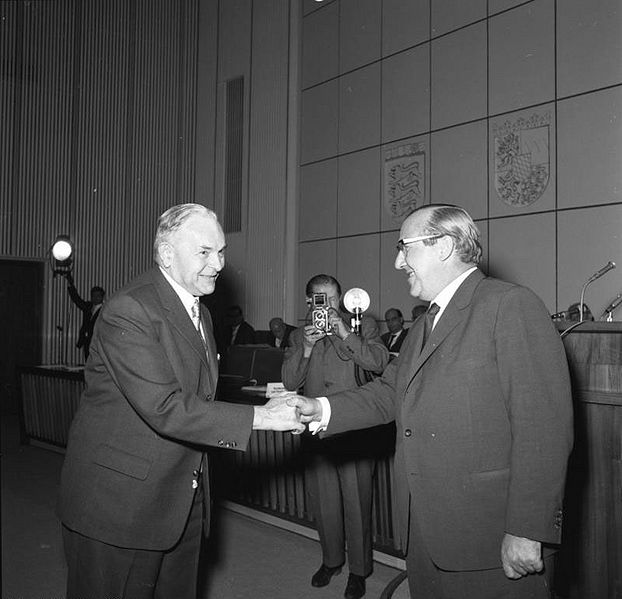 Datei:Bundesratspraesident Ehard 1961.jpg