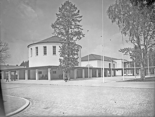Heinz Moll, Wandelhalle in Bad Tölz, eröffnet 01.05.1930, Foto: Gebrüder Frei. (Stadtarchiv Bad Tölz, Signatur 1212-104)