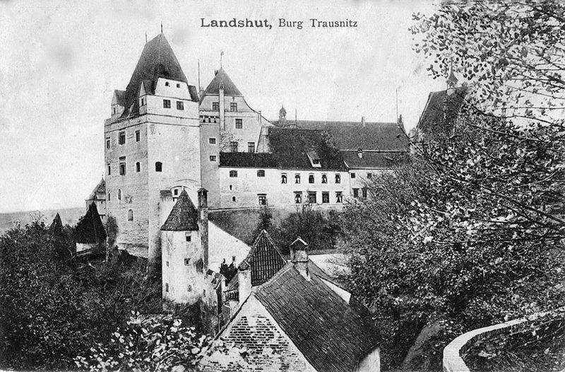 Datei:Burg Trausnitz um 1911.jpg