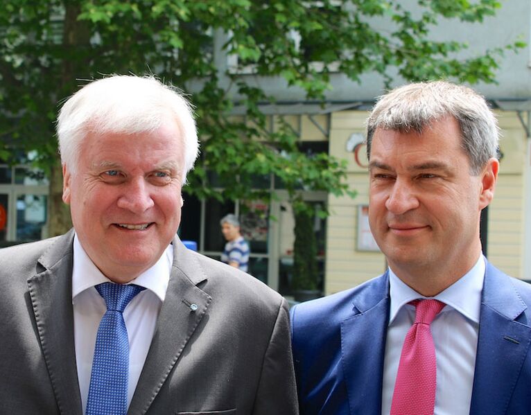 Datei:Seehofer Soeder 2015.jpg