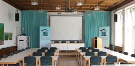 Hörsaal 1 (innen). (Foto: Akademie für Politische Bildung Tutzing)