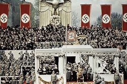 Feier zum 50. Geburtstag Adolf Hitlers am 20. April 1939. (Bayerische Staatsbibliothek, Bildarchiv hoff-24508)