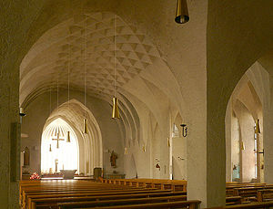 St. Johann Baptist in Neu-Ulm wurde 1922-1927 von Dominikus Böhm (1880-1955) umgebaut. (Gemeinfrei via Wikimedia Commons)