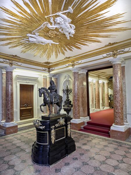 Datei:Linderhof Vestibuel Ludwig XIV.jpg