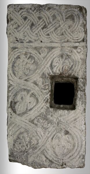 Datei:Kempten Pfostenfragment 2.jpg