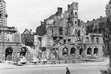 Die zerstörte Opernstraße in Bayreuth nach dem Luftangriff 1945. (Stadtarchiv Bayreuth, Fotosammlung/Stadtbauamt – Opernstraße)