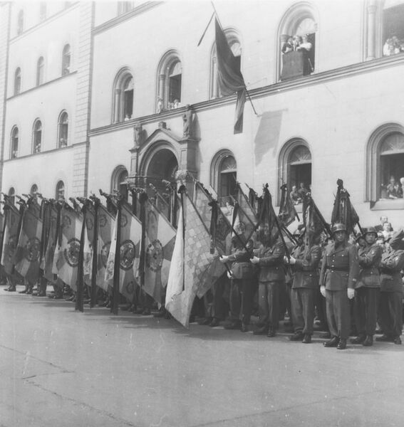 Datei:Beisetzung Rupprecht BSB timp 015556.jpg