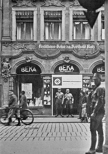 Datei:SA Maenner Geschaeft Beka.jpg