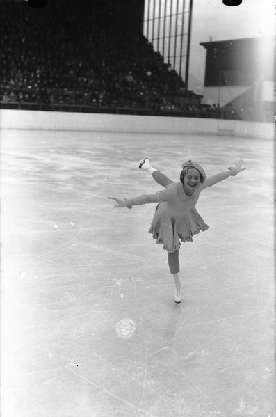 Datei:Sonja Henie 1936.jpg