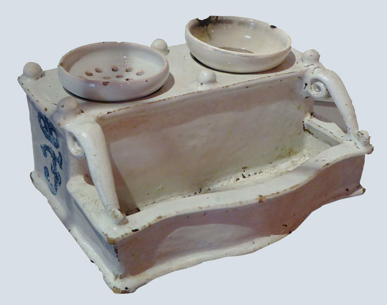 Datei:Schreibzeug markgraefl Kanzlei 1750.jpg