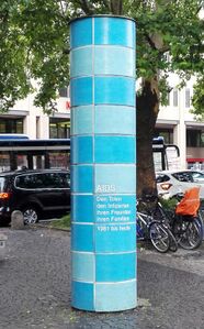 Das 2002 enthüllte Aids-Memorial auf dem Sendlinger Tor-Platz in München. (Foto: Daniel Rittenauer)