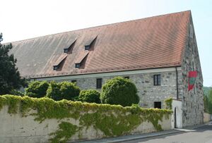 Der im 15. Jahrhundert erbaute herzogliche Getreidekasten in Kelheim. Seit 1981 beherbergt das Gebäude das dortige Archäologische Museum. (Foto: Kreisarchäologie Kelheim)