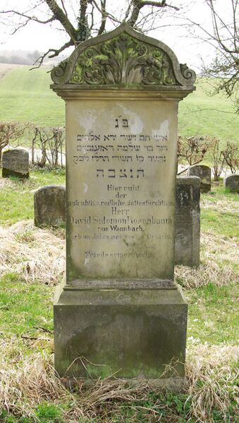 Datei:Grabstein Friedhof Hagenbach.jpg