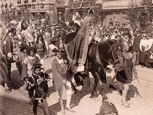 Darstellung Kaiser Friedrichs III. (reg. 1440-1493) auf dem Festzug zur Erinnerung an die Landshuter Hochzeit. Aufnahme aus dem Jahre 1922. (Verein "Die Förderer" e. V.)