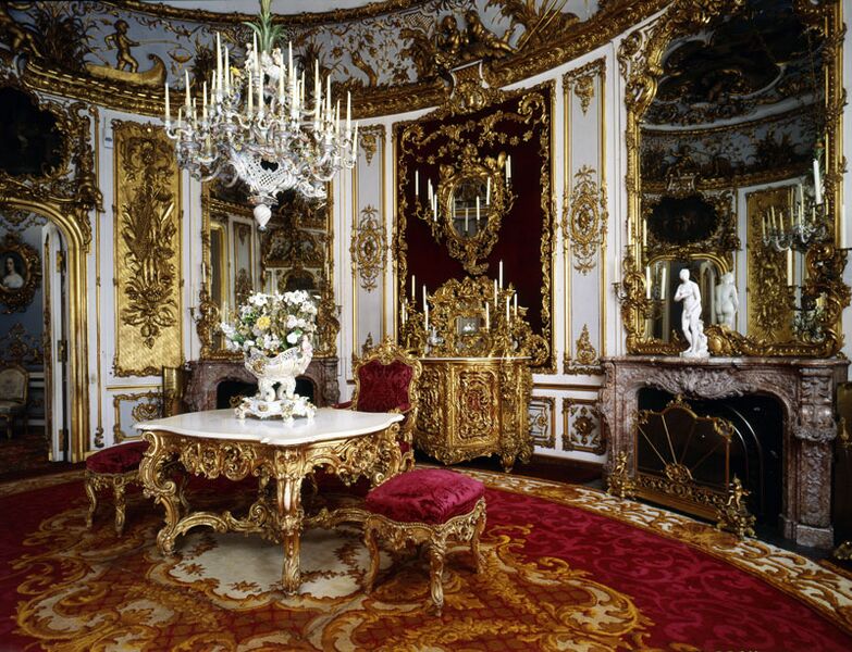 Datei:Linderhof Speisezimmer.jpg