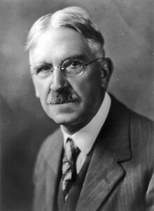 John Dewey (1859–1952). (Gemeinfrei via Wikimedia Commons)