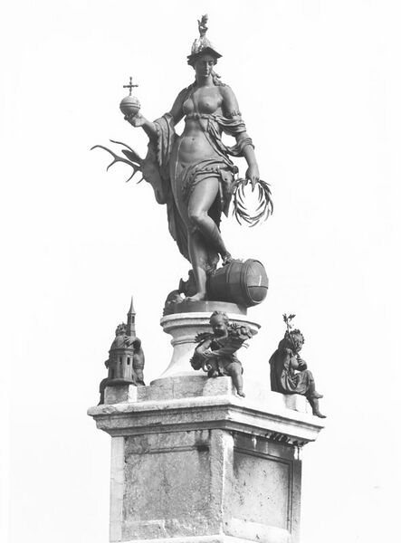 Datei:Tellus Bavarica Hofgarten.jpg