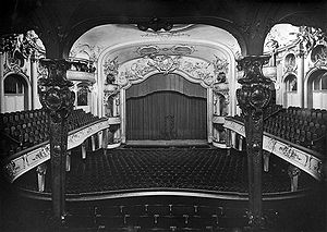 Zuschauerraum mit Blick auf die Bühne. Foto um 1925. (© Stadtarchiv München - Fotosammlung, FS-Stb-0784)