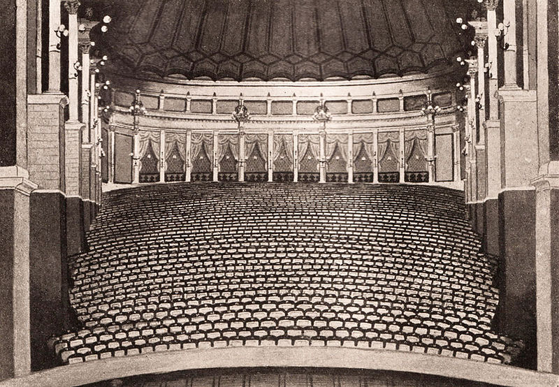 Datei:Bayreuther Festspielhaus Zuschauerraum um 1904.jpg