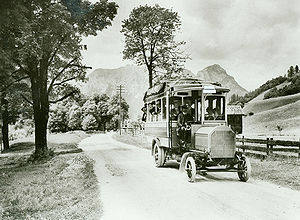 Kraftpostbus der königlich bayerischen Post um 1905. Daimler Motorengesellschaft Berlin-Marienfelde. (Museumsstiftung Post und Telekommunikation)