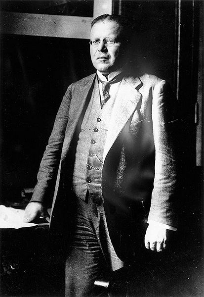 Datei:Matthias Erzberger.jpg