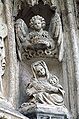 Darstellung der Geburt Mariens, Figur aus den Archivolten des Hauptportales, um 1405-1410. (Foto Achim Hubel)