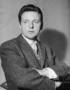 Joachim Kaiser (1928-2017) nahm als Kritiker erstmals 1953 an einer Tagung der Gruppe 47 teil. Kaiser gehört zu den einflussreichsten und profiliertesten Musik-, Literatur- und Theaterkritikern der Bundesrepublik. (Foto: 1962, Bayerische Staatsbibliothek, Bildarchiv)