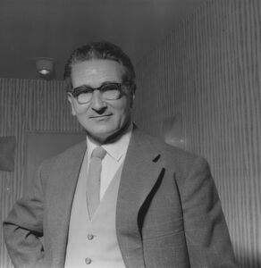 Felix Lützkendorf (1906-1990). Foto von Felicitas Timpe, 1955. (Bayerische Staatsbibliothek, Bildarchiv timp-016093)