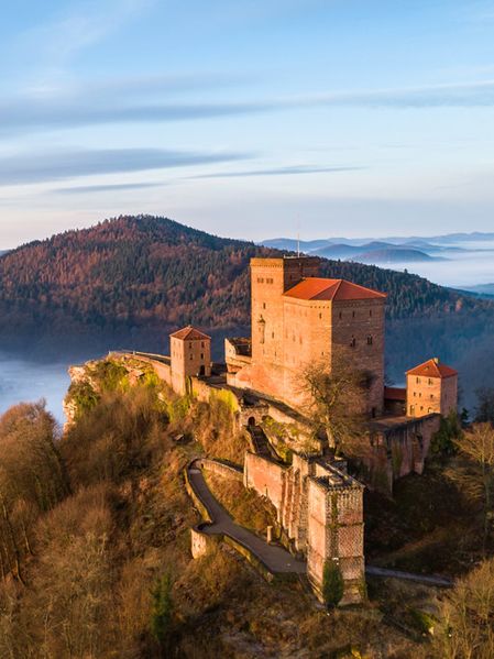 Datei:Burg Trifels 2018.jpg