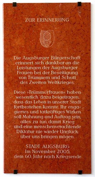 Datei:Gedenktafel Truemmerfrauen.jpg