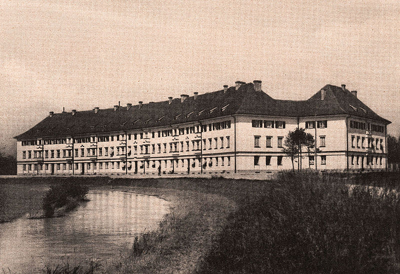 Datei:Postwohnungen Landshut.jpg