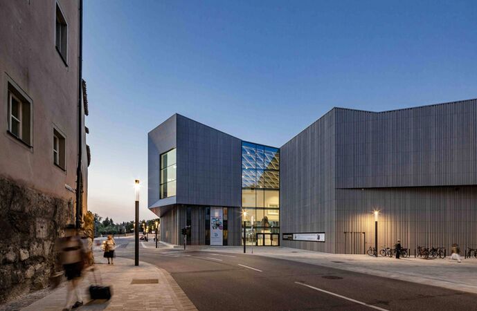 Ansicht des Museums der Bayerischen Geschichte in Regensburg von der Altstadtseite. (Foto: Frank Blümler)