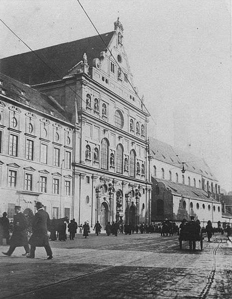 Datei:St Michael Muenchen 1905.jpg
