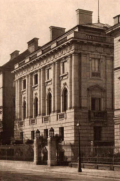 Datei:Palais Schrenck-Notzing.jpg