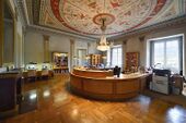 Landesbibliothek Coburg: Die Landesbibliothek ist im Schloss Ehrenburg untergebracht. Dort nutzt sie weite Teile der Anlage, insbesondere den Renaissance-Flügel. Dort ist bspw. im pompejanischen Saal die Ausleihe untergebracht. (Foto: M. Nehab)