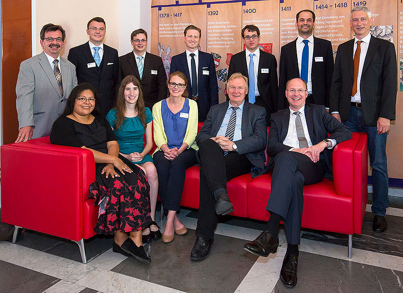 Datei:Redaktion und Leitung.jpg