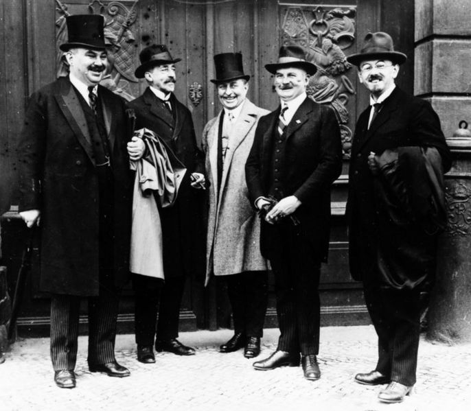 Datei:Albrecht von Graefe.jpg