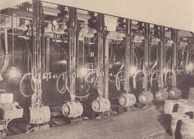 Faßabfüllmaschine der Brauerei Löwenbräu. Abb. aus: Das Bayerland, Jahrgang 37 vom September 1926, 529. (Bayerische Staatsbibliothek, 4 Bavar. 198 t-37)