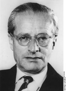 Walter Strauß (1900–1976). (Bundesarchiv, B 145 Bild-F006740-0004/Fotograf: o. A.)
