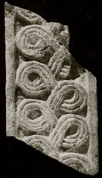Datei:Benediktbeuren Fragment Pfeiler.jpg