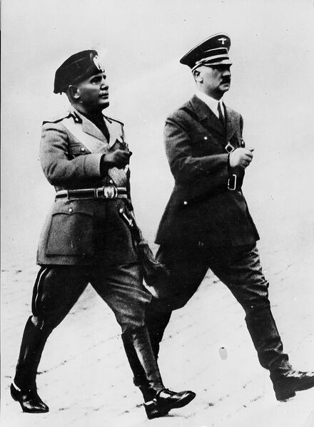 Datei:Mussolini Hitler Muenchen 1937.jpg
