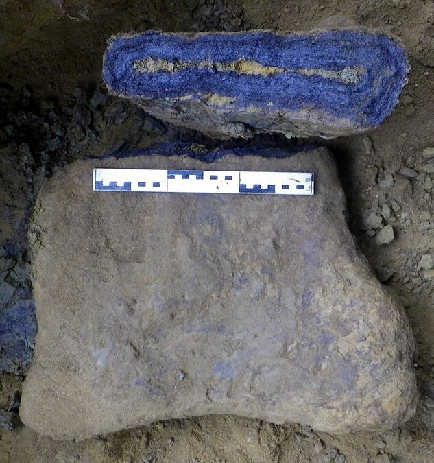 Abb. 2 – Ungefähr 62 kg schwere Eisenerzknolle aus dem Grubet bei Aichach. (Foto M. Straßburger)