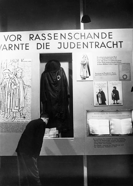 Datei:Schautafel Der ewige Jude 2.jpg