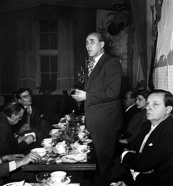 Datei:Pressekonferenz Egk.jpg