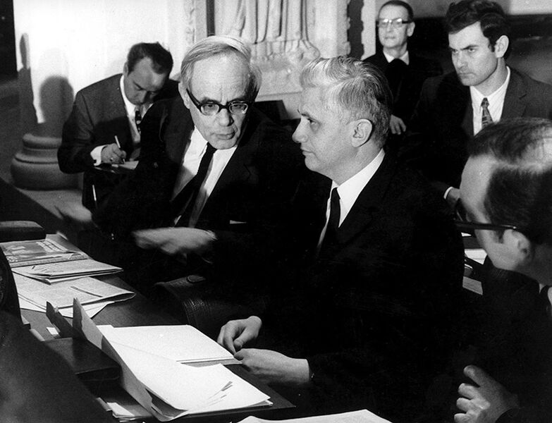 Datei:Rahner Ratzinger Synode.jpg